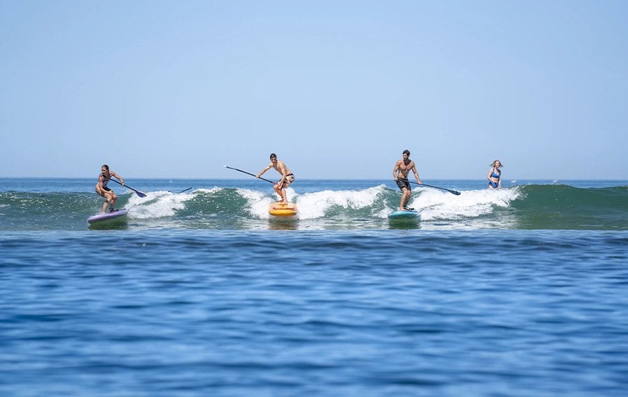aqua-marina-sup-dalga-uzerinde-grup-wave-surf-paddle-board