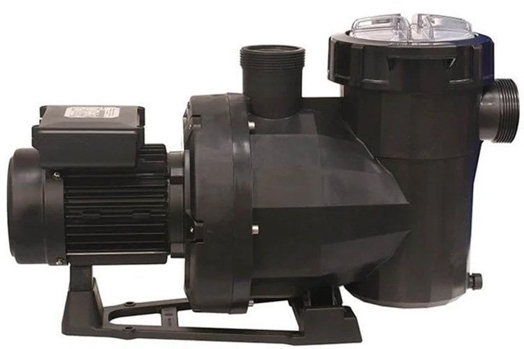 Astral Fluidra havuz sirkülasyon pompası: ön filtre hazneli, havuz suyunu filtre hattına basan sirkülasyon pompası