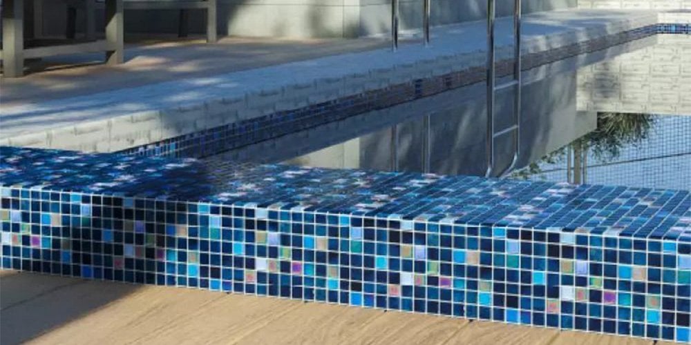 cam-mozaik-havuz-kenari-overflow-tasma-havuzu-detay