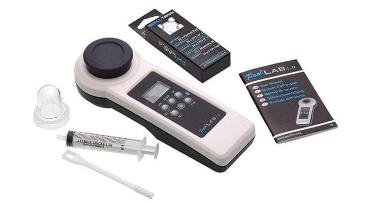 Pool Lab 1.0 dijital fotometre: havuz suyu analizinde sayısal sonuç veren test cihazı