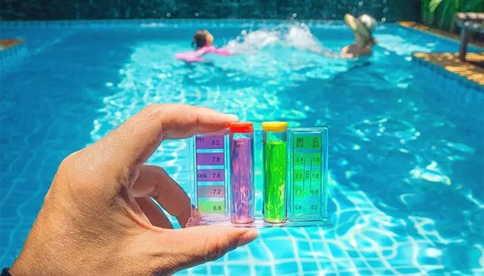 havuz-suyu-kimyasal-olcum-test-kiti-ph-klor-seviyesi-olcumu