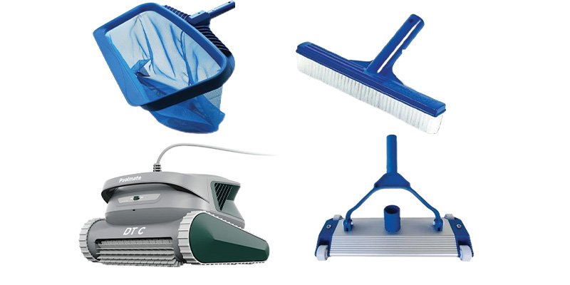 Havuz temizlik ekipmanları; kepçe, fırça, vakum başlığı ve havuz temizleme robotu örnekleri.