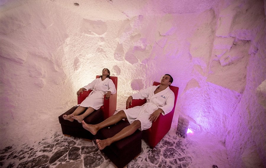 tuz-odasi-icerisinde-dinlenme-ve-haloterapi-deneyimi