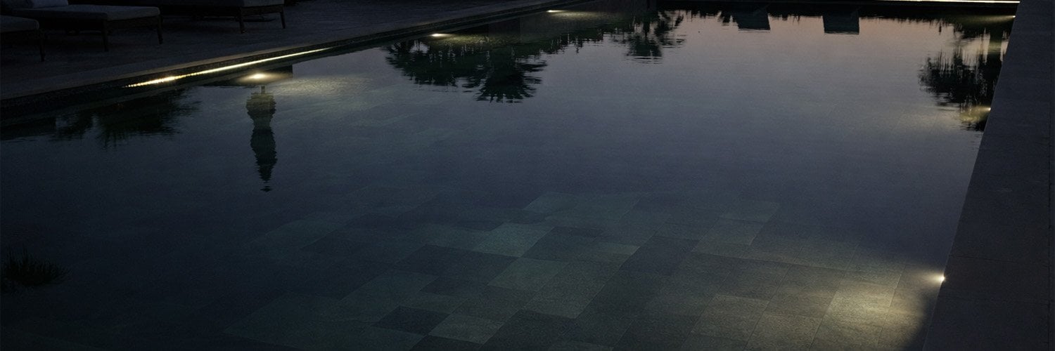 yanlis-led-havuz-lambasi-yerlesimi-nedeniyle-havuzda-golge-ve-karanlik-alan-olusmasi