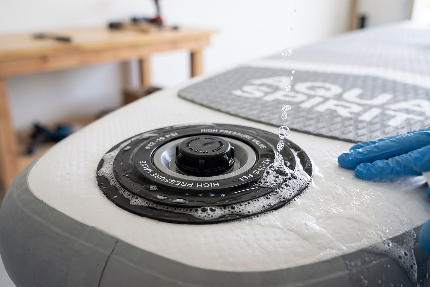 SUP board valfinde hava kaçağı kontrolü