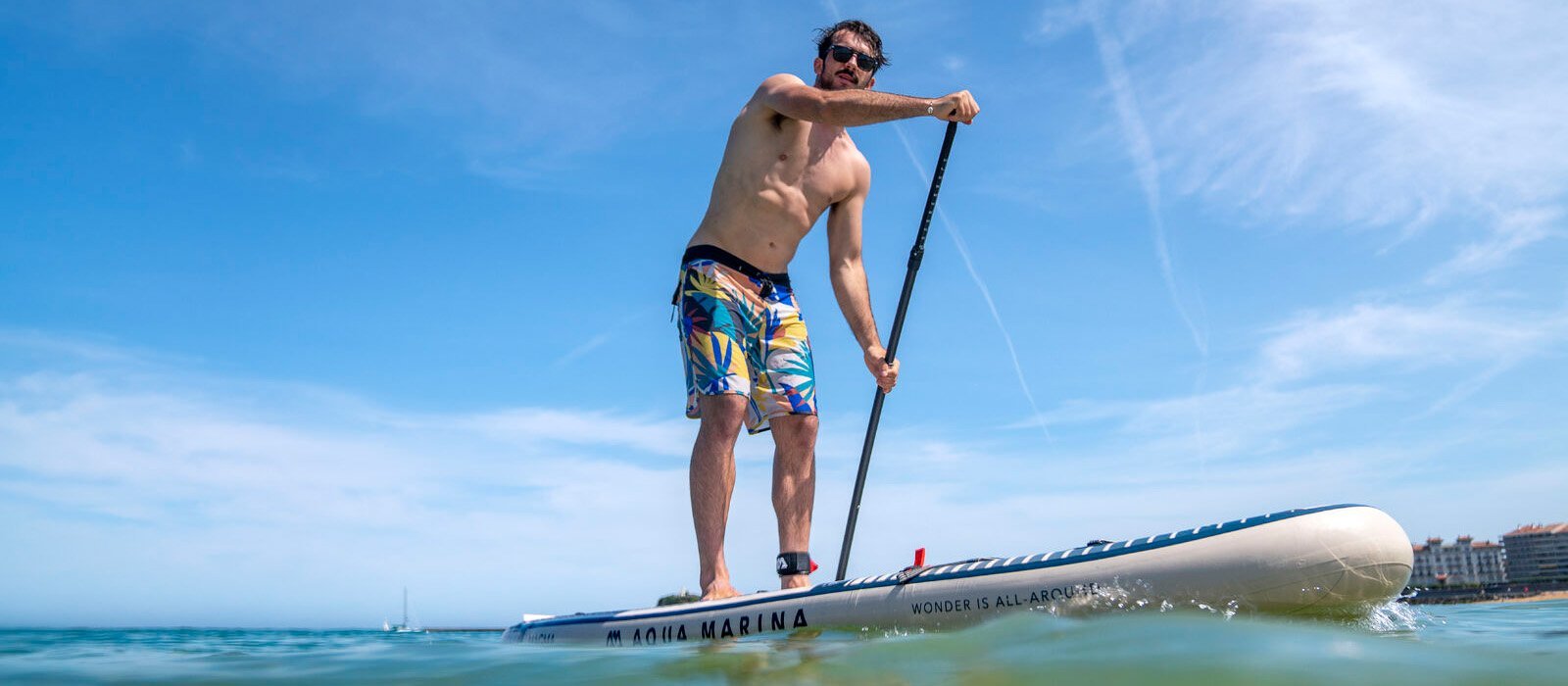 Aqua Marina Magma 11'2 açık denizde şişme SUP kullanımı