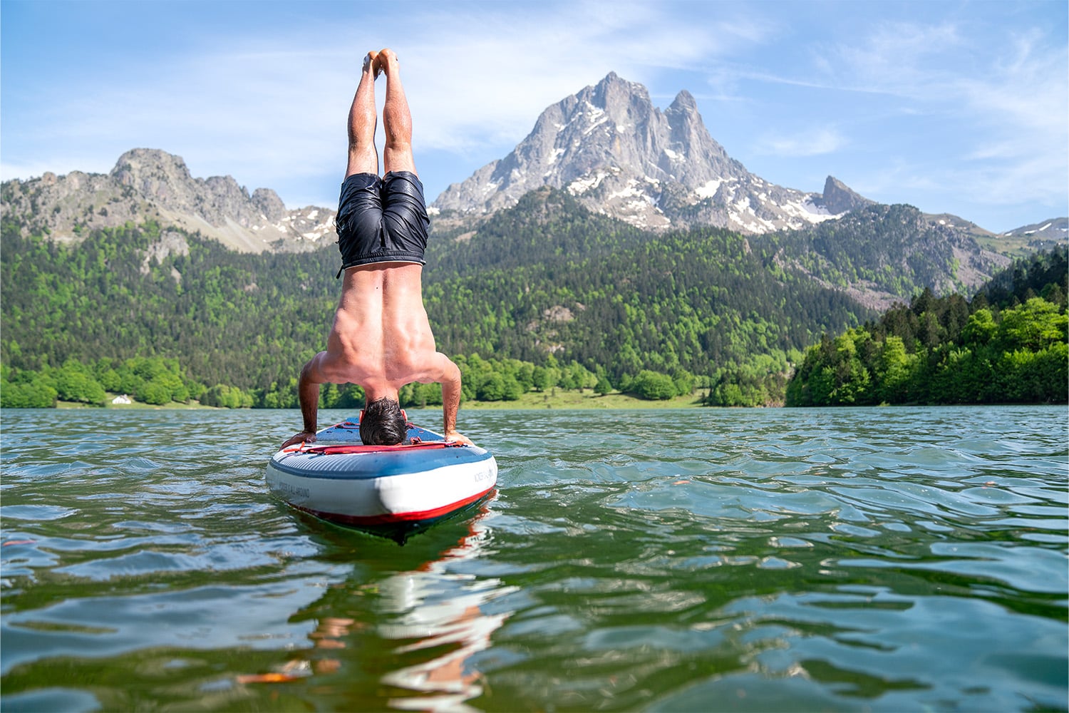 aqua-marina-hyper-sup-uzerinde-yuksek-denge-ve-stabilite-performansi