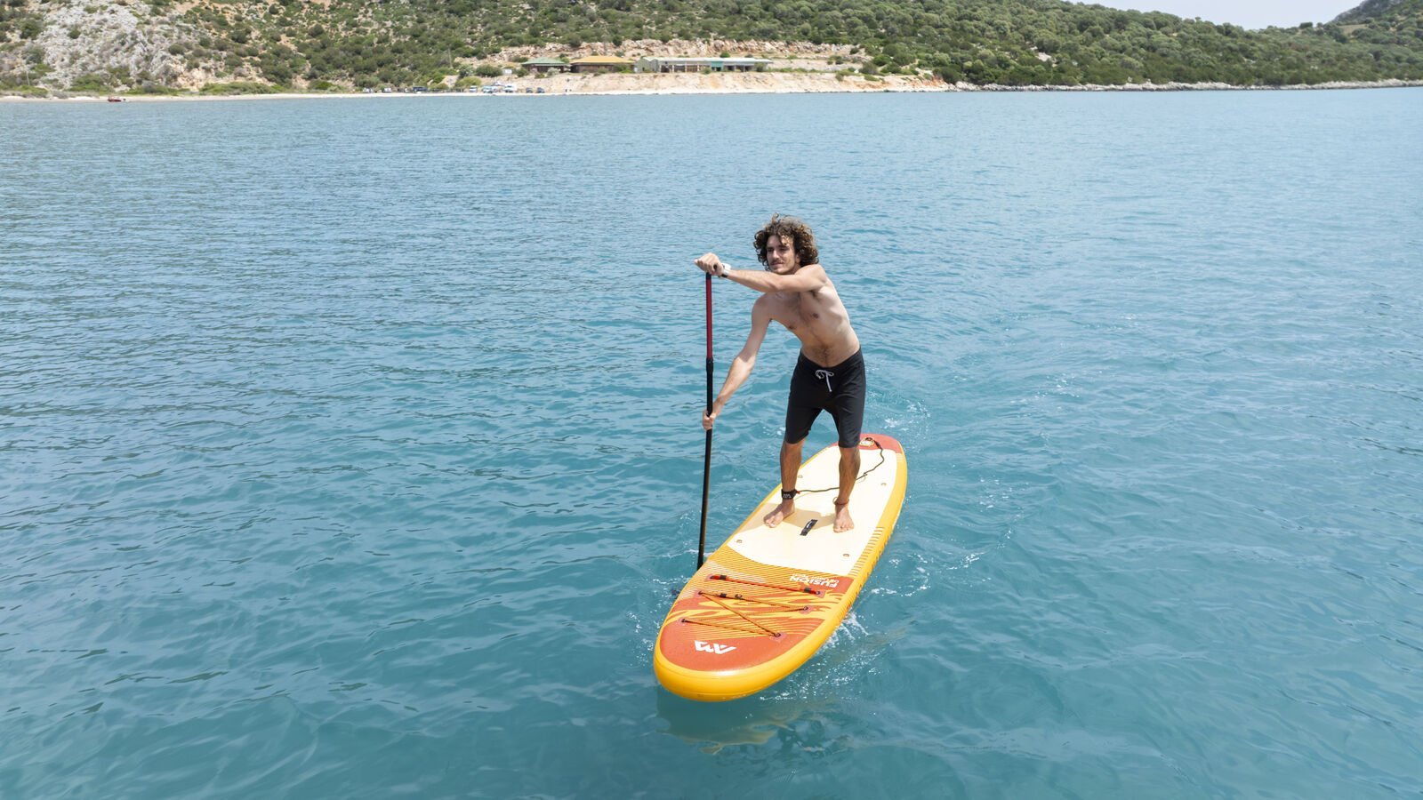 aqua marina fusion-denizde ayakta-sup kullanim-dengeli ve kontrollu surus