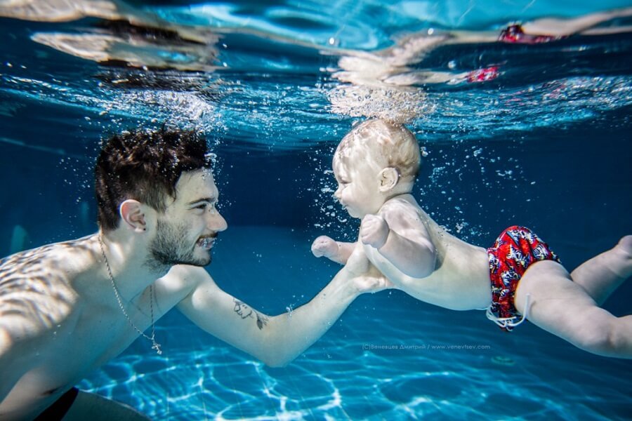 bebeklerin yüzmesi