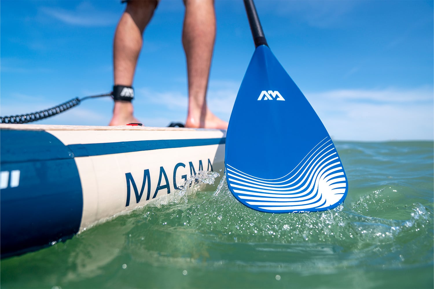 Aqua Marina Pastel SUP küreğinin denizde kullanımı