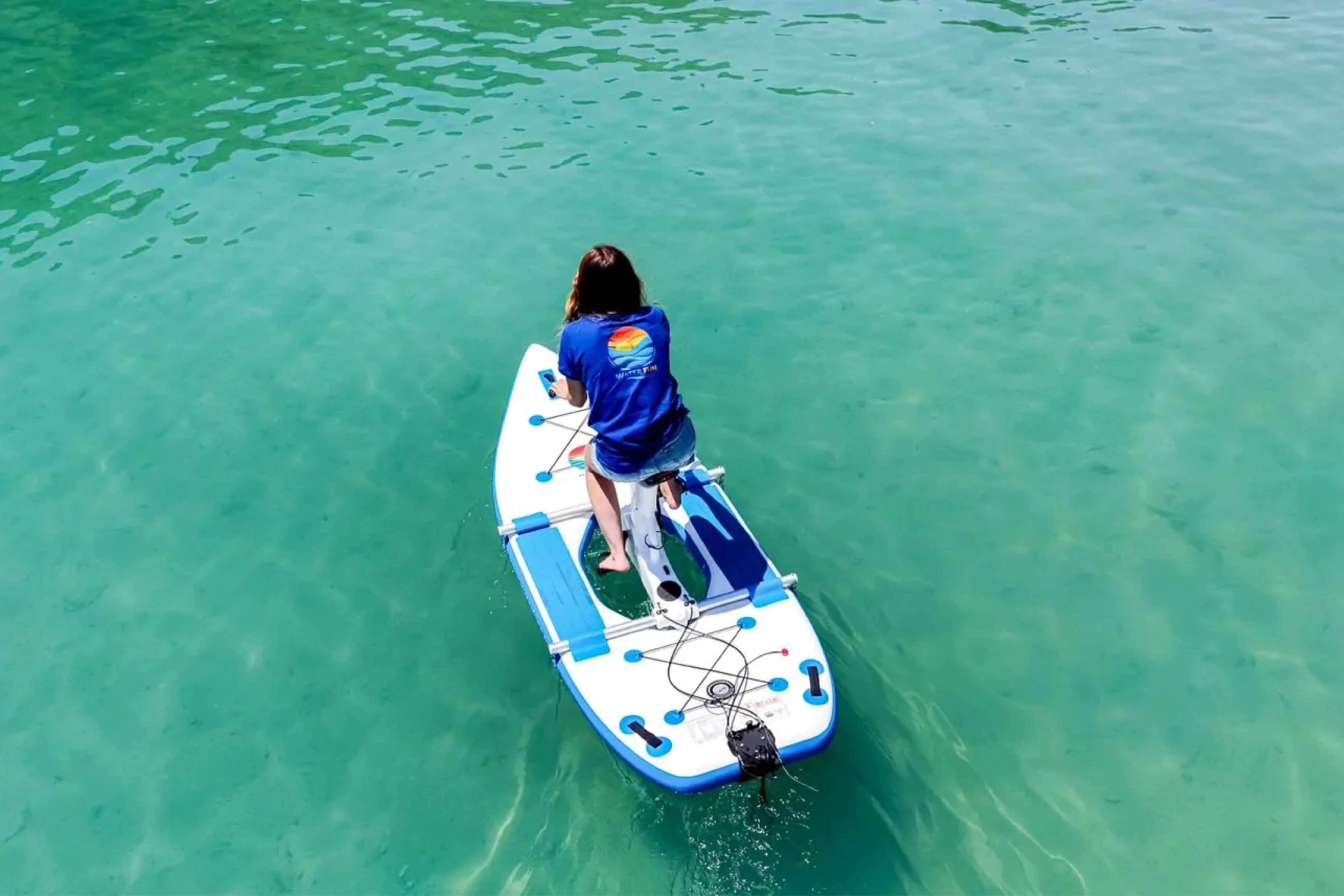 waterfunn-portatif-tek-kisilik-su-bisikleti-denizde-surus